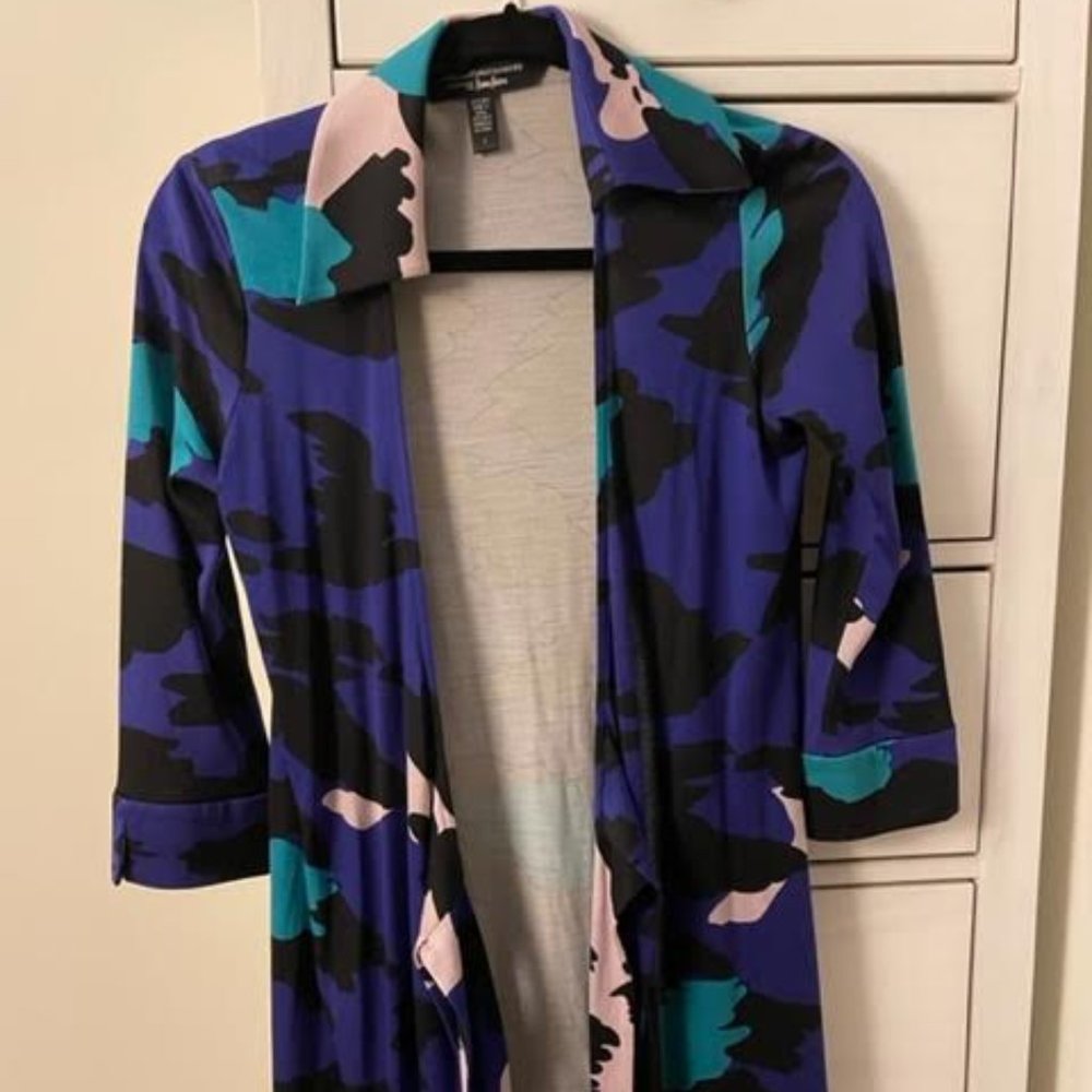 Chic DVF / Diana von Furstenberg Wrap Dress | blue/teal/black print | Size 4